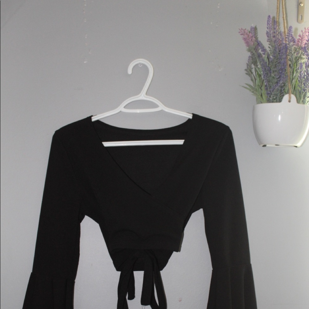 Self tie flounce sleeve wrap crop top